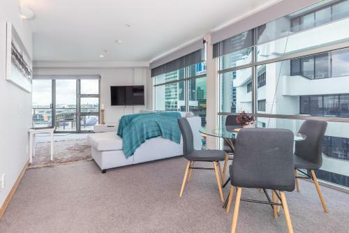 Apartamento Stunning Waterfront Location With Huge Balcony!