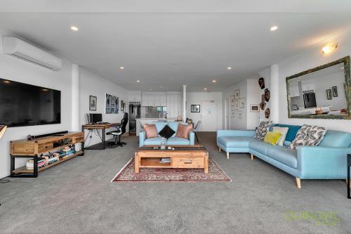 Qv Spacious Waterfront 2 Bedroom Apartment - 791