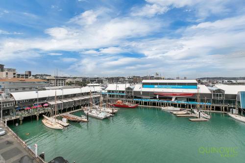Qv Spacious Waterfront 2 Bedroom Apartment - 791