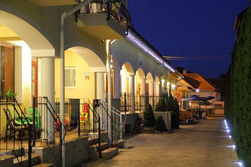 Bajor Panzi� Aparthotel B�k-b�kf�rd?, Adults Only 12plus