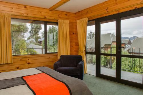 Alpine On Oregon - Hanmer Springs Holiday Home