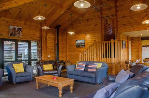 Alpine On Oregon - Hanmer Springs Holiday Home