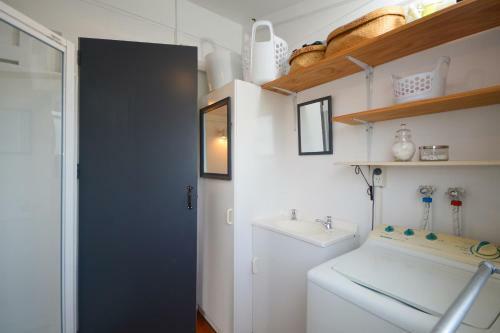 The Stowaway - Hihi Holiday Home