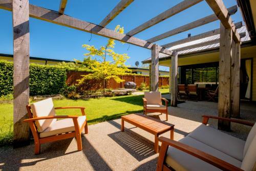 Roys Bay Lodge - Wanaka Holiday Home