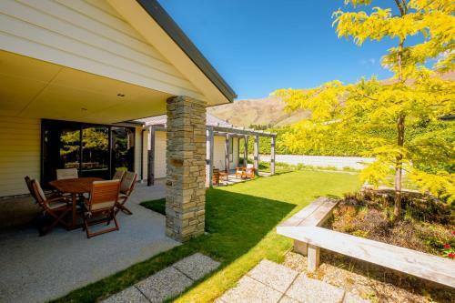 Roys Bay Lodge - Wanaka Holiday Home