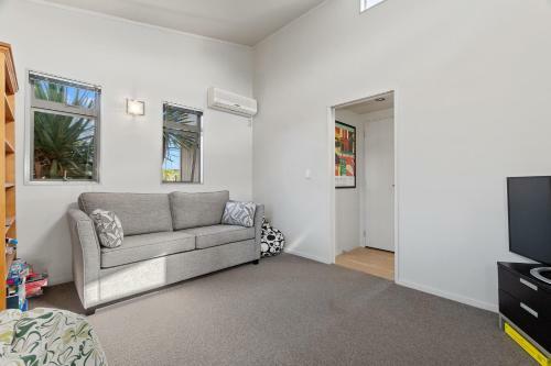 Restful Ruakaka - Ruakaka Holiday Home
