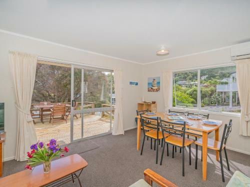 The Windsor Bach - Tairua Holiday Home