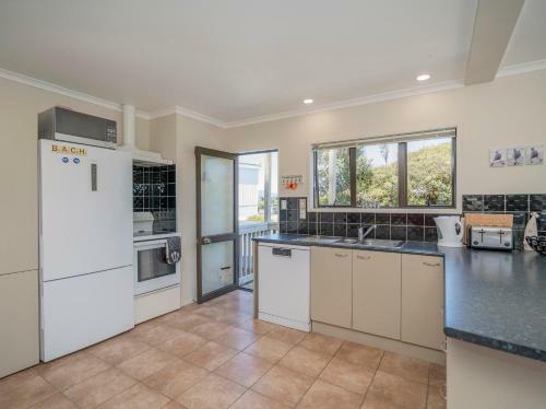 Surf Stay - Whitianga Holiday Home