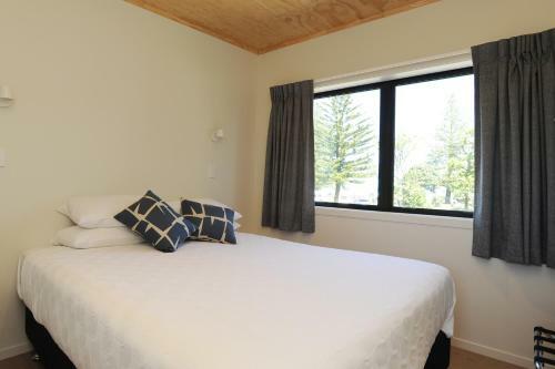 Waikanae Beach Ocean View Apartments