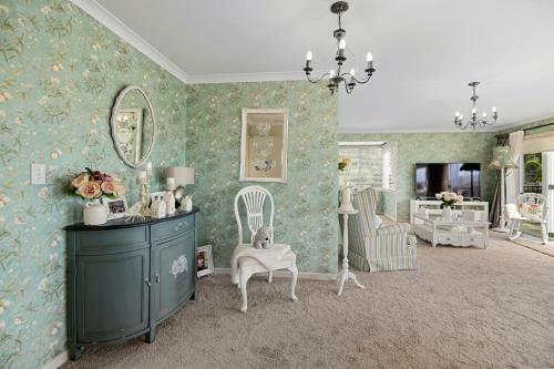 The Castle - Tauranga Holiday Home