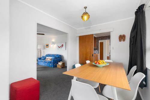 Brick On Bay - Red Beach Holiday Home
