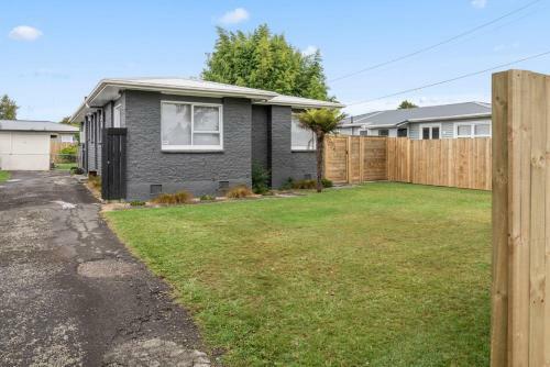 Yours On York - Rotorua Holiday Home