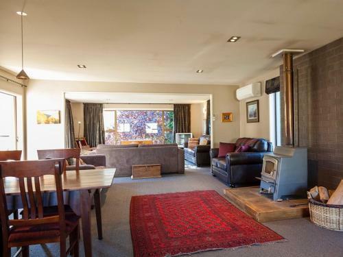Inverness Gold - Arrowtown Holiday Home