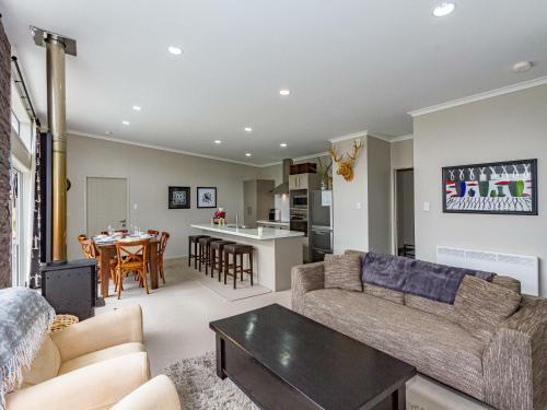 The Snowmass Chalet - Ohakune Holiday Home