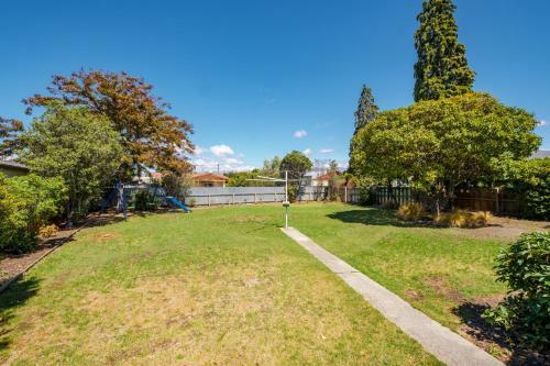 Getaway On The Green - Cromwell Holiday Home