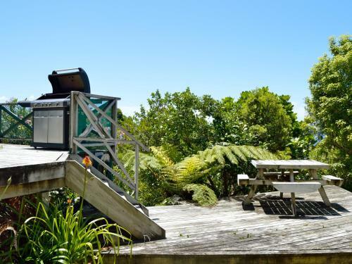 Campbell Lodge - Hahei Holiday Home