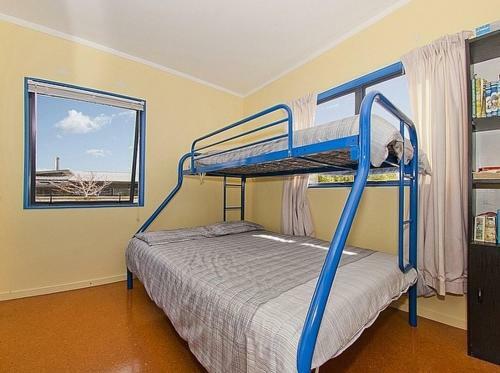 Castleview Getaway Matarangi - Matarangi Holiday Home