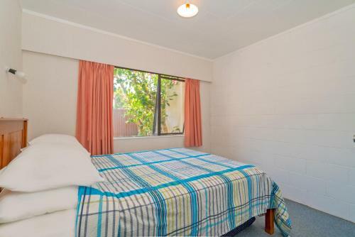 Coastal Quarters - Cooks Beach Holiday Home