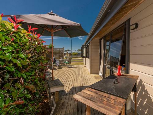 Bryley - Cooks Beach Holiday Home
