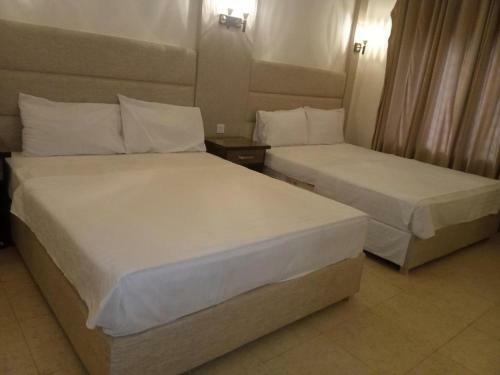 Hostal Royal Hayat - Budget Double Room
