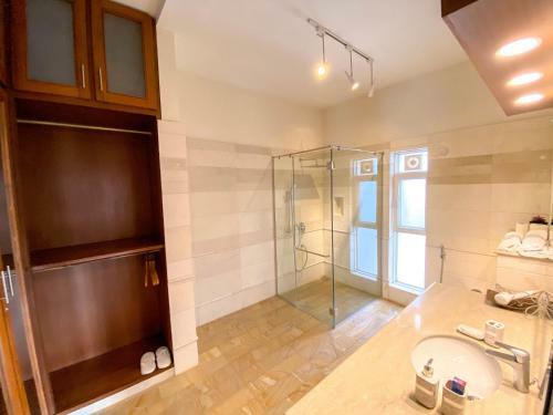 Woodpecker Service Apartment