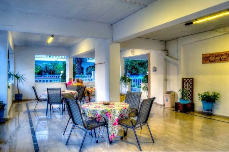 Niki Apartments
