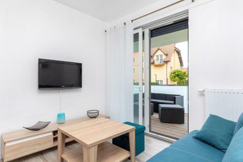 Sunny Rewal Apartments By Renters