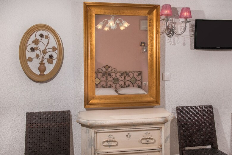 Leandros Hotel