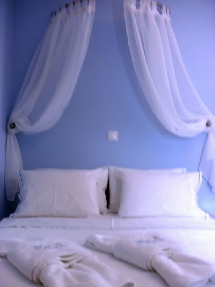 Blue Harmony Apartments
