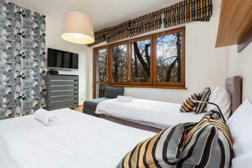 Apartments Warsaw Ho?a By Renters