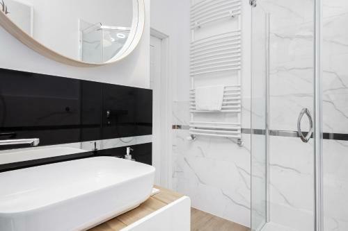 Apartments Warsaw Pawia By Renters