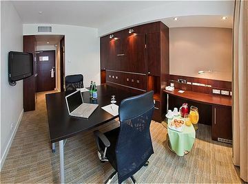 Hotel Best Western Charles de Gaulle Airport