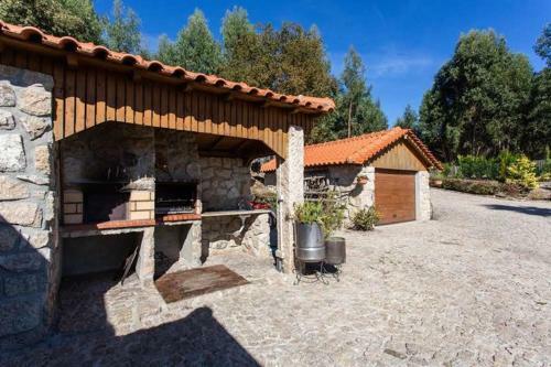 Luxury Spacious Farmhouse With Great Land Viewa