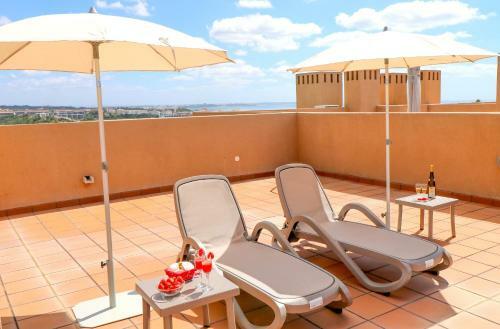 Pool And Sea View Apartment