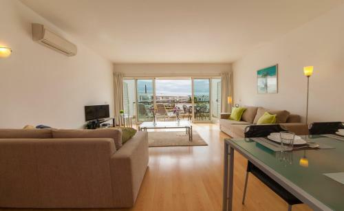 B40 - Marina View Apartment