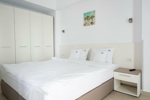Zip Apartments