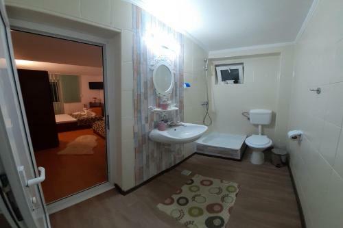 Hostal Vila Trei Brazi