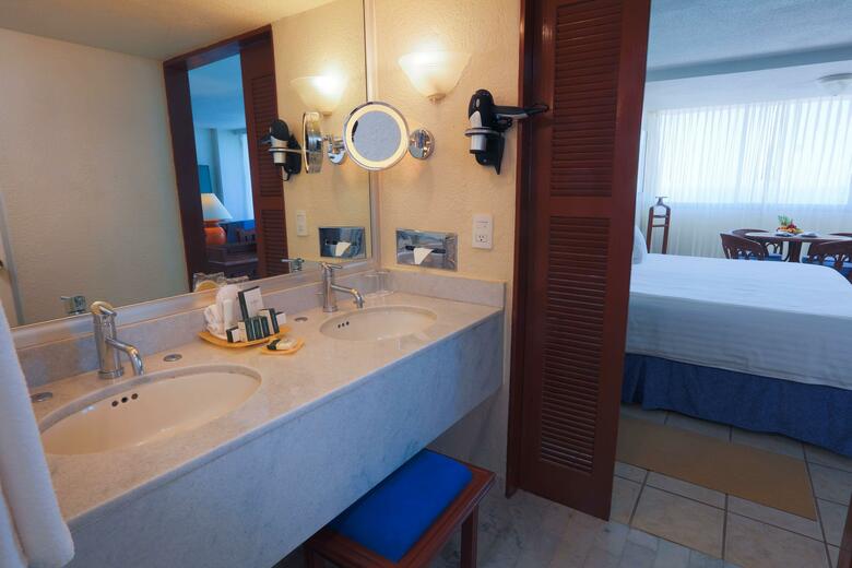 Hotel Barcel� Ixtapa