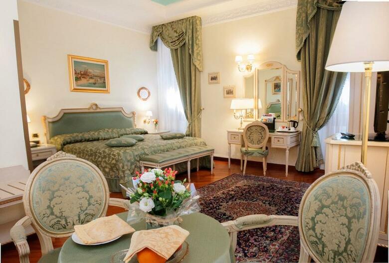 Daniel's Hotel
