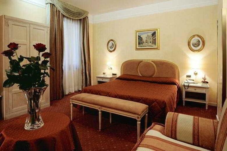 Daniel's Hotel