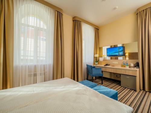 Bridge Hotel
