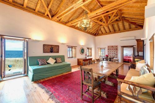 Malvasia Traditional Hotel