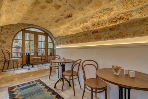 Malvasia Traditional Hotel