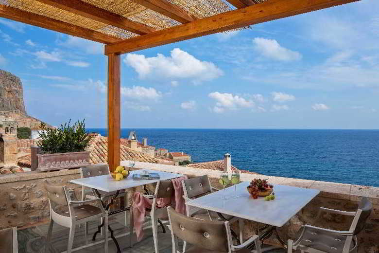 Hotel Moni Emvasis Luxury Suites