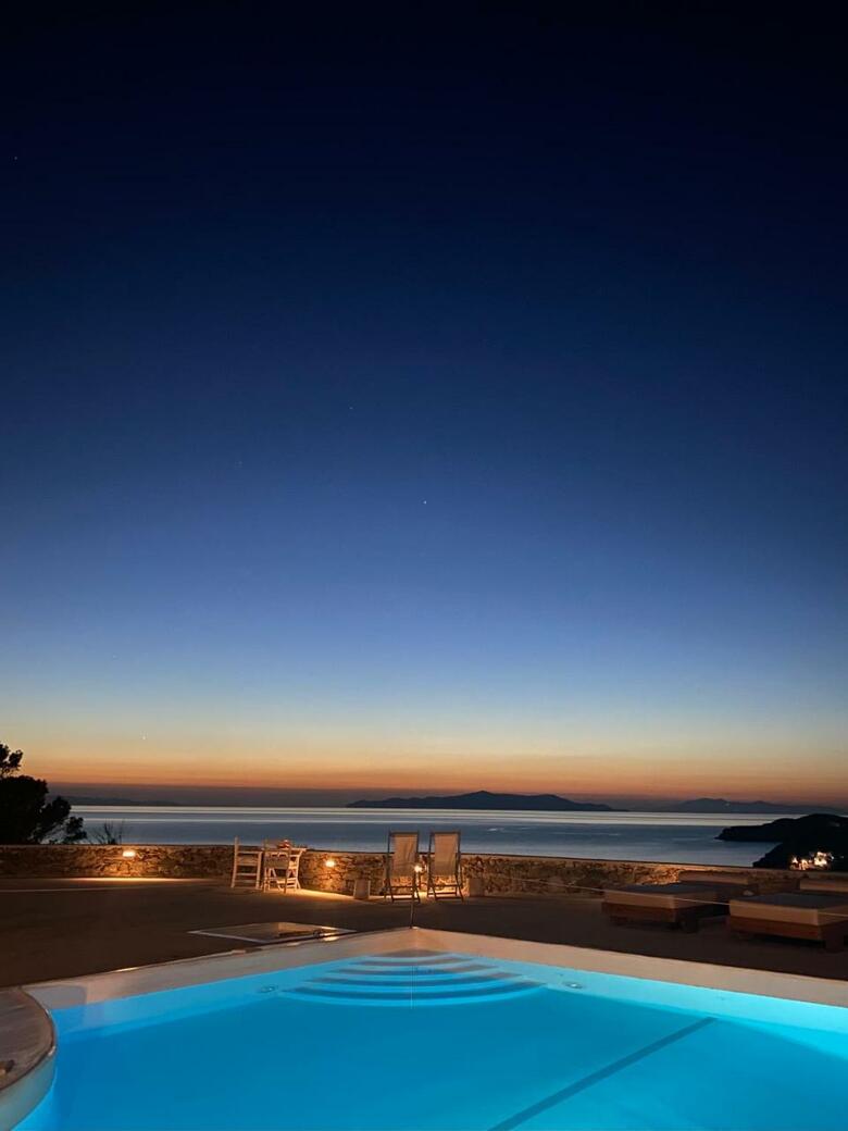 Pino Di Loto Luxury Apartments