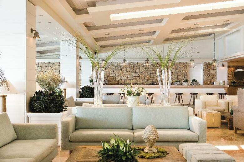 Hotel Sani Beach Club