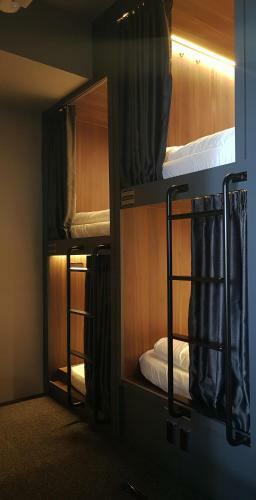 Wink Capsule Hostel @ Downtown (Sg Clean)