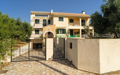 Koxyli Studios & Apartments