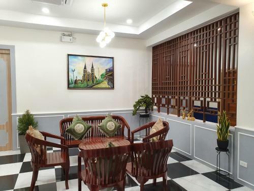 Usabai Riverside Boutique Hotel