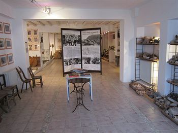Hotel Lefkes Village